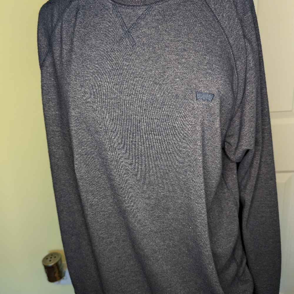Men's Levi's sweatshirt